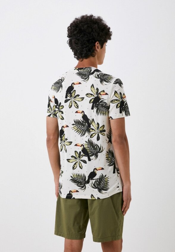 Футболка Colin's