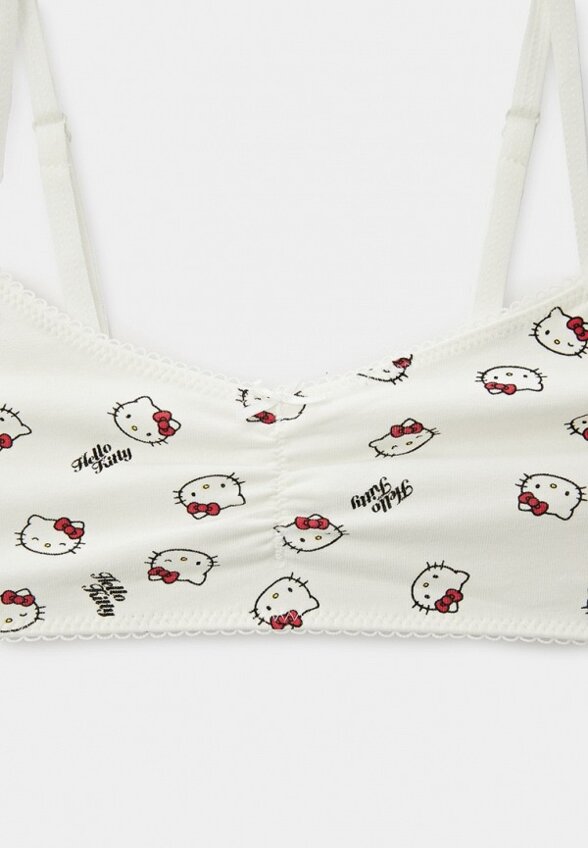 Бюстгальтер и трусы Sela