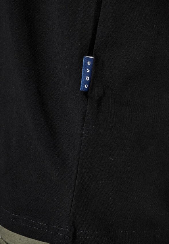 Футболка Cave