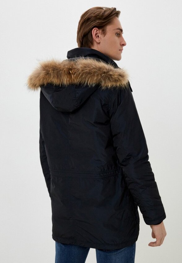 Пуховик Colin's