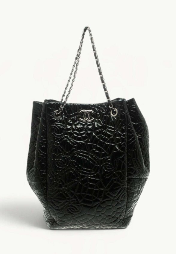 Chanel Graphic Edge