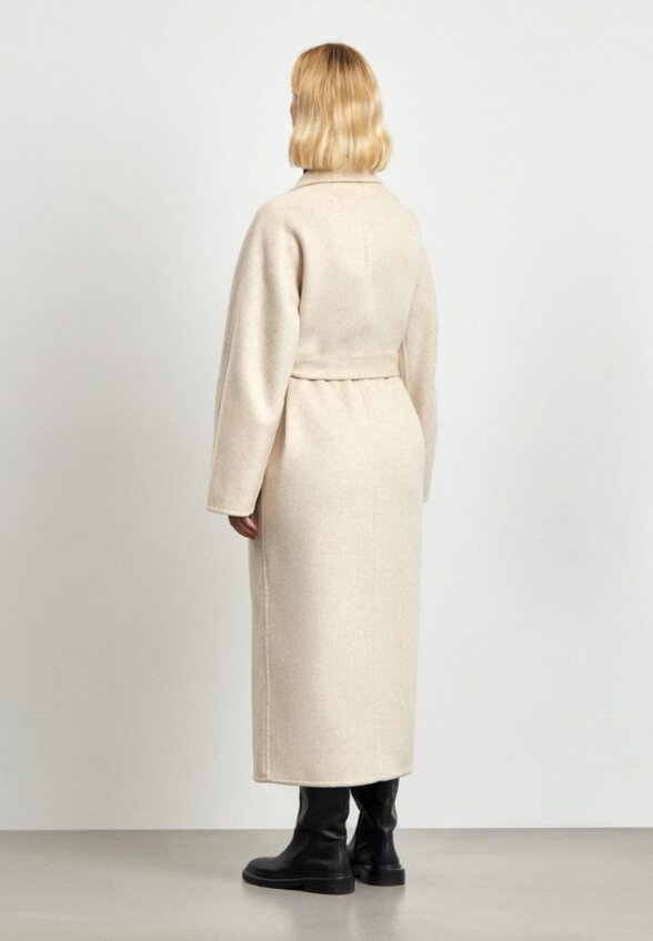 Пальто двубортное Emka