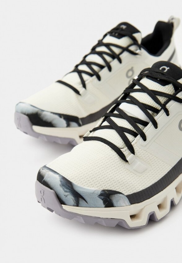 Кроссовки On