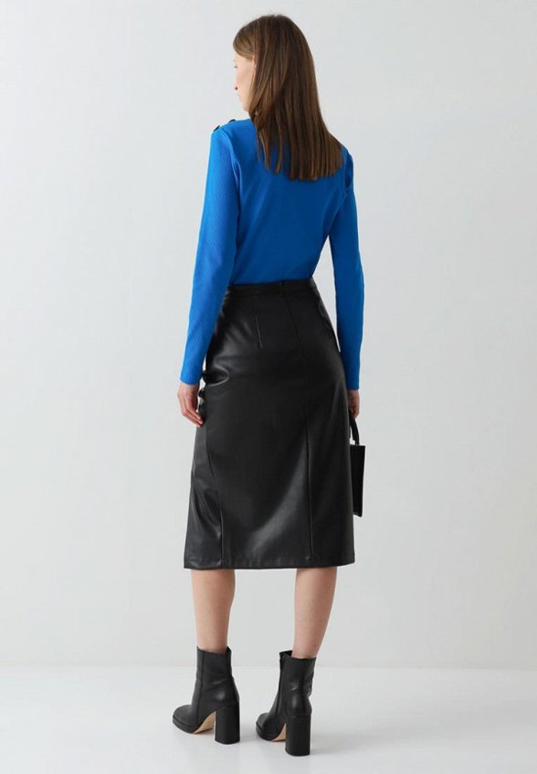 Лонгслив Nominee