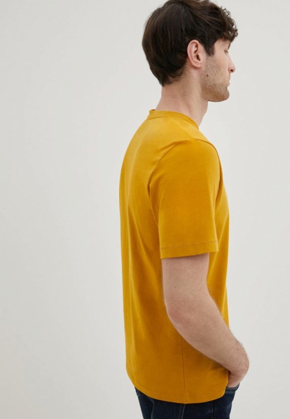 Футболка Finn Flare