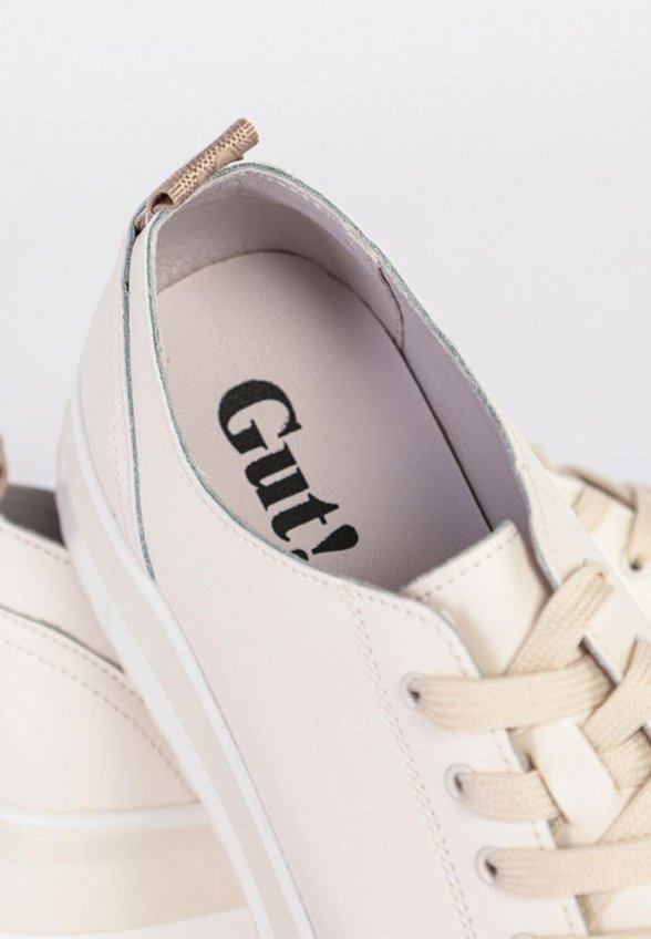 Кроссовки Gut