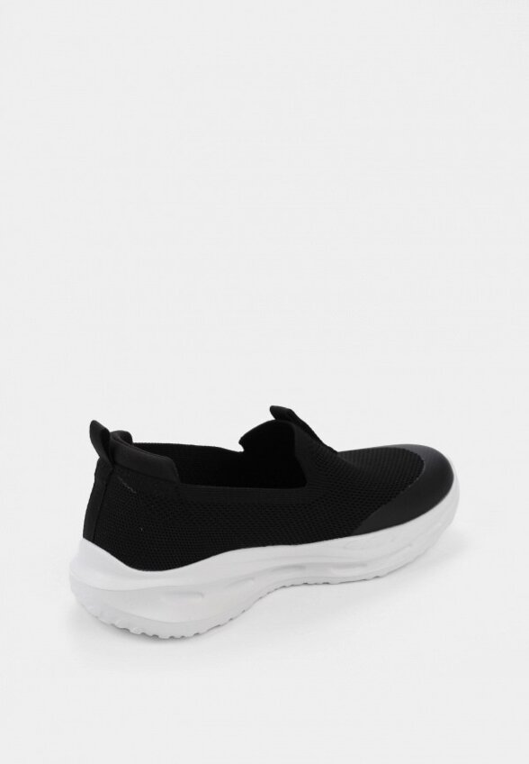 Кроссовки Kari