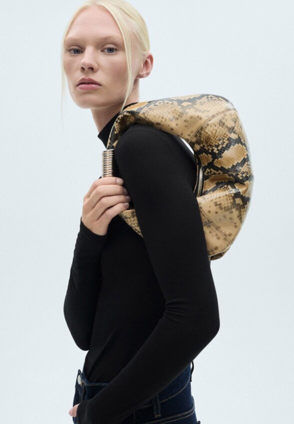 Водолазка Mango