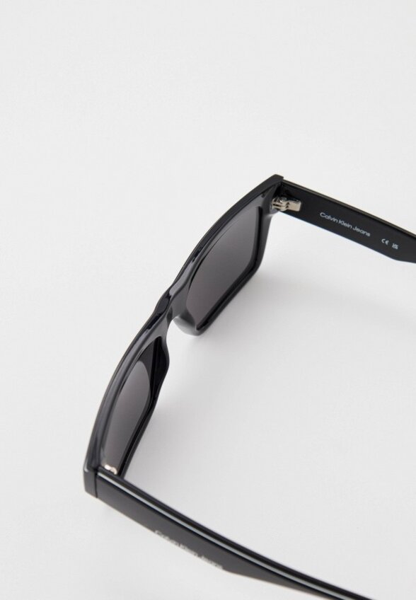 Очки солнцезащитные Calvin Klein Jeans