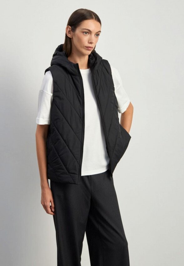 Жилет стеганый Emka