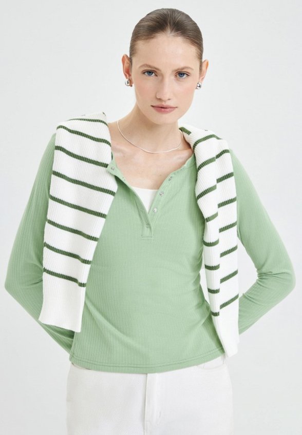 Лонгслив Zarina