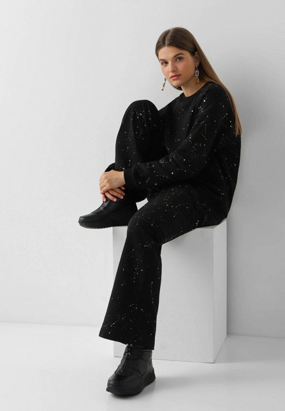 Свитшот Lilly Bennet