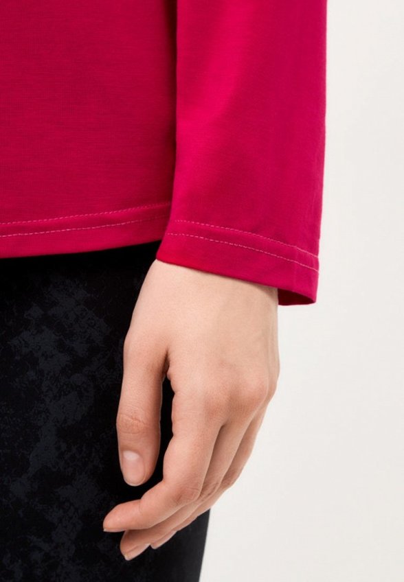 Лонгслив спортивный Fitbomb