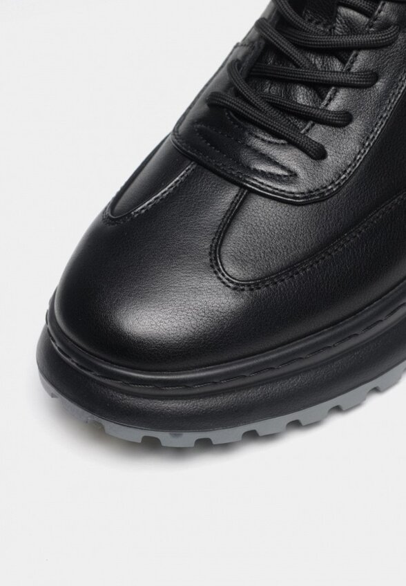 Кроссовки Bruno Renzoni