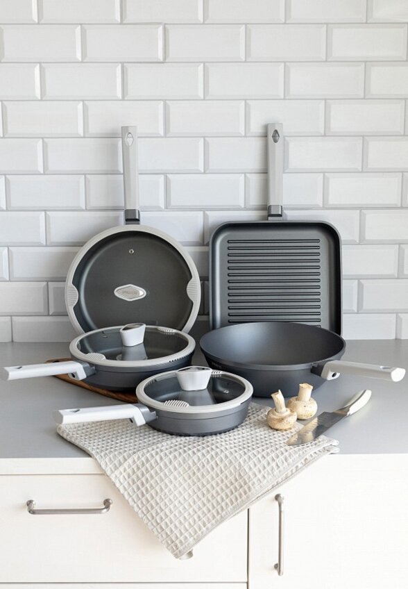 Сковорода DeNastia