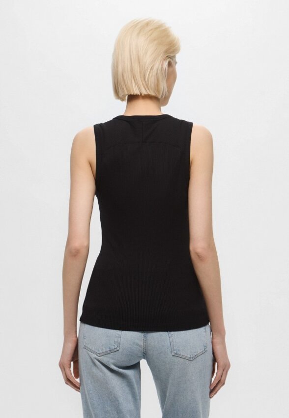 Майка Calvin Klein