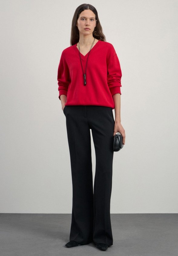 Пуловер Zarina