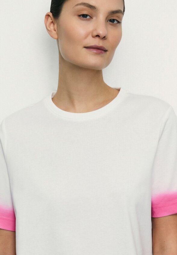 Футболка Zarina