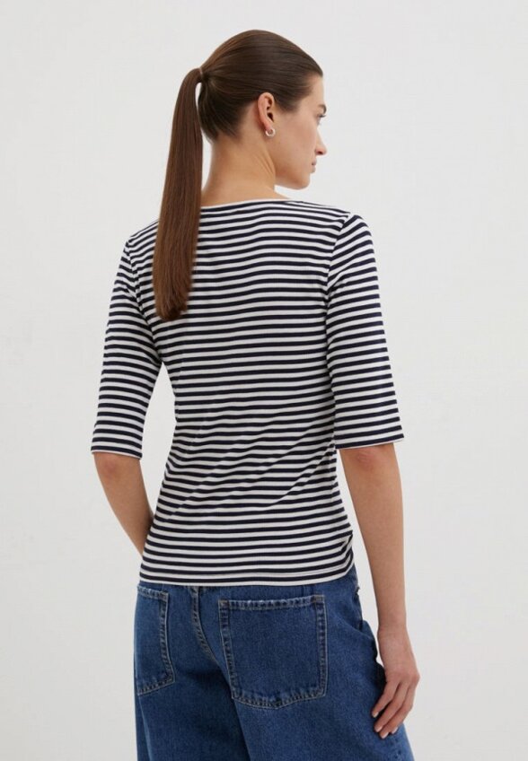 Футболка Finn Flare