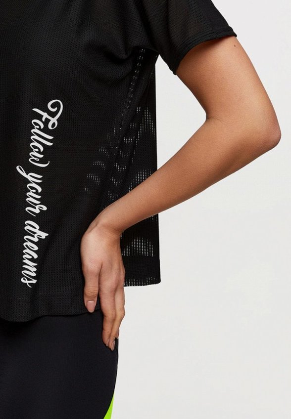 Футболка спортивная Fitbomb