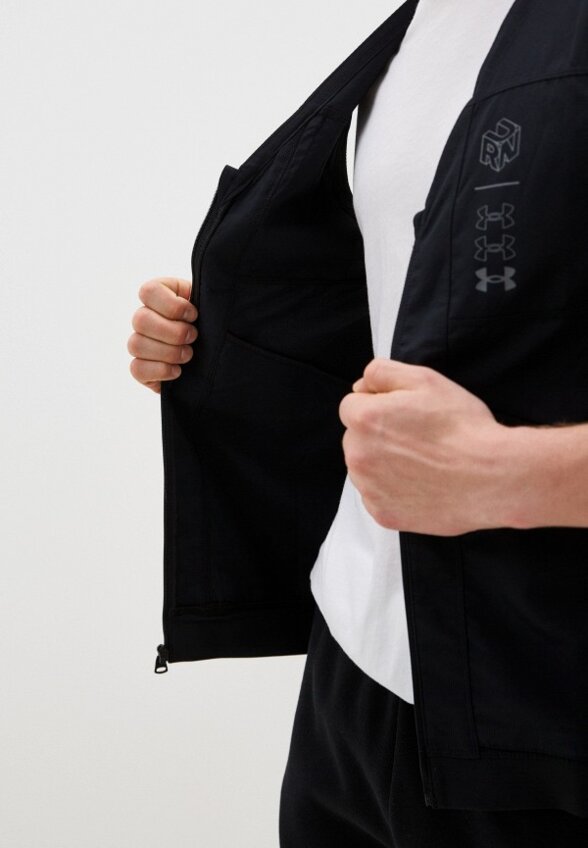 Жилет спортивный Under Armour