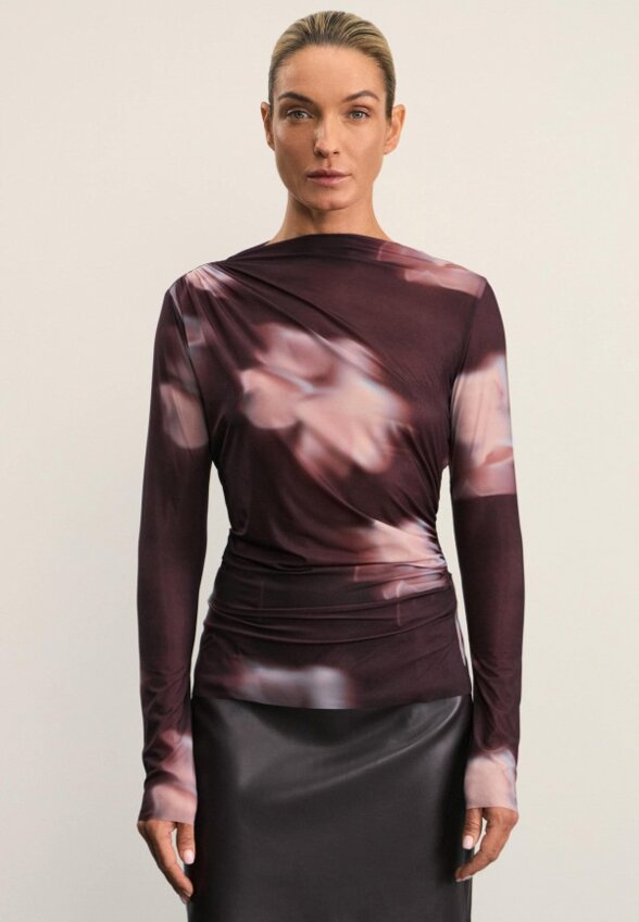 Лонгслив Zarina