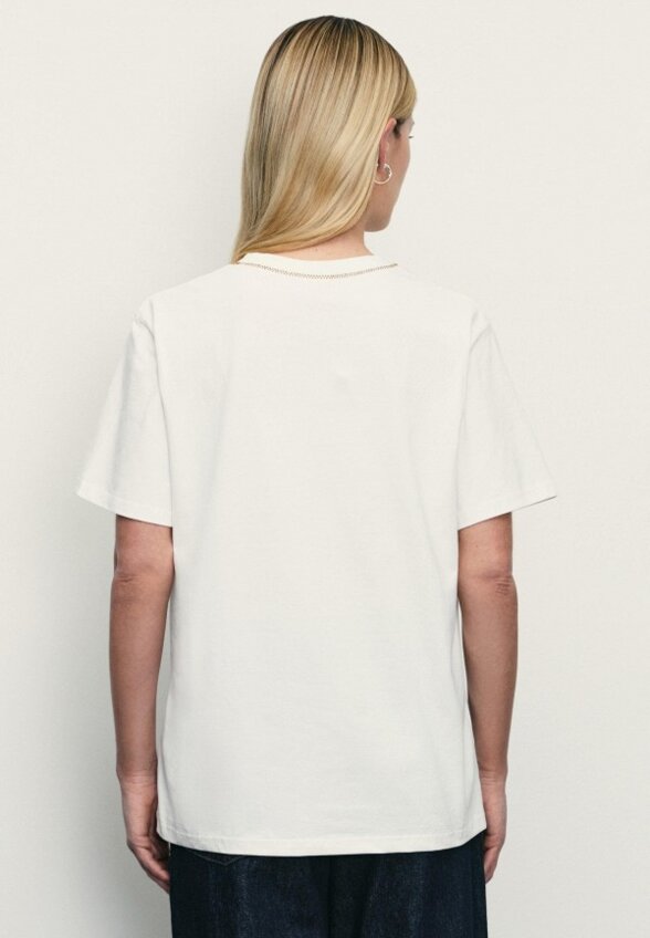 Футболка Zarina