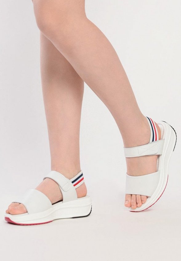 Босоножки Gut