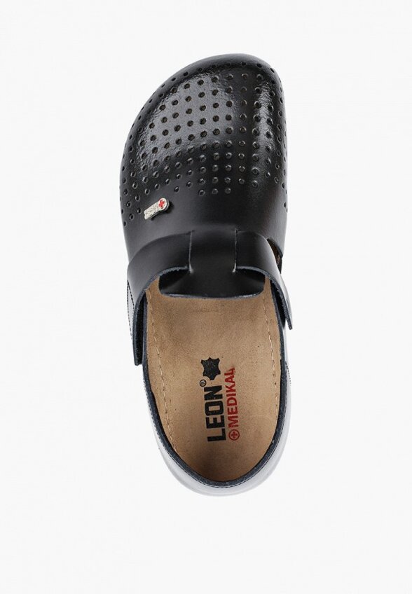 Сандалии и носки Leon Medikal