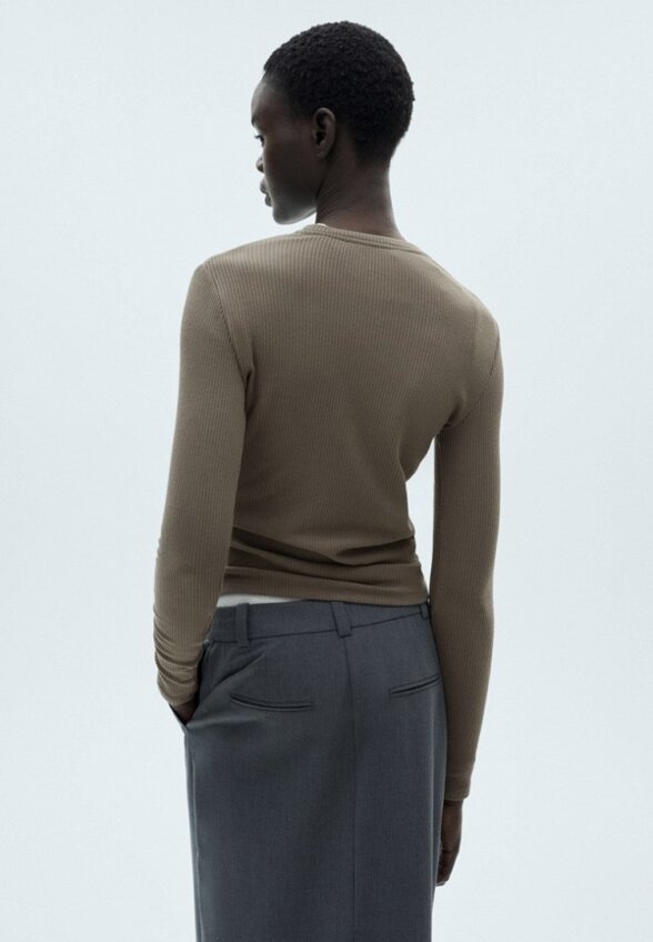 Лонгслив Mango