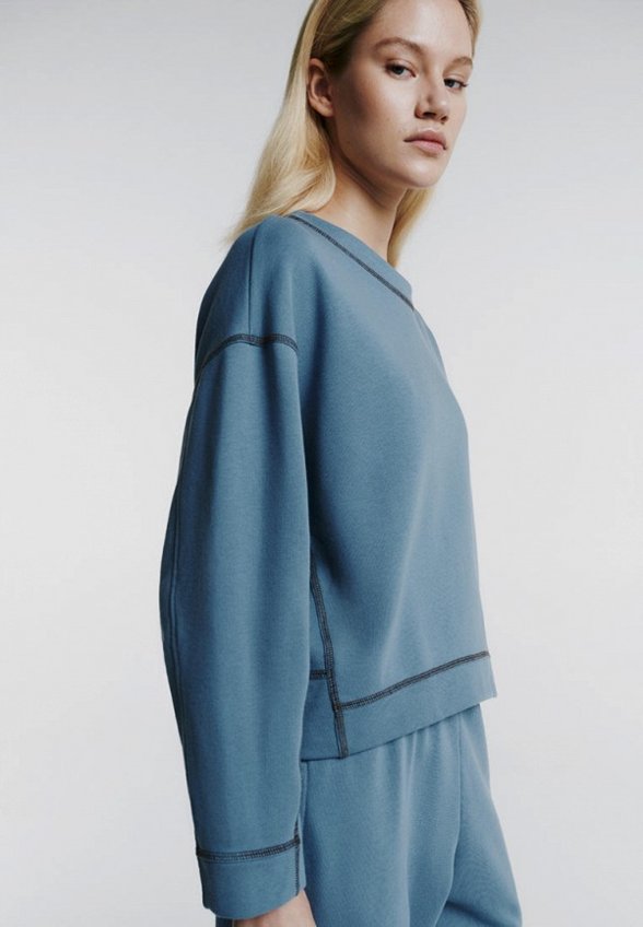 Свитшот Daisyknit