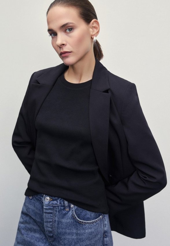 Футболка Zarina