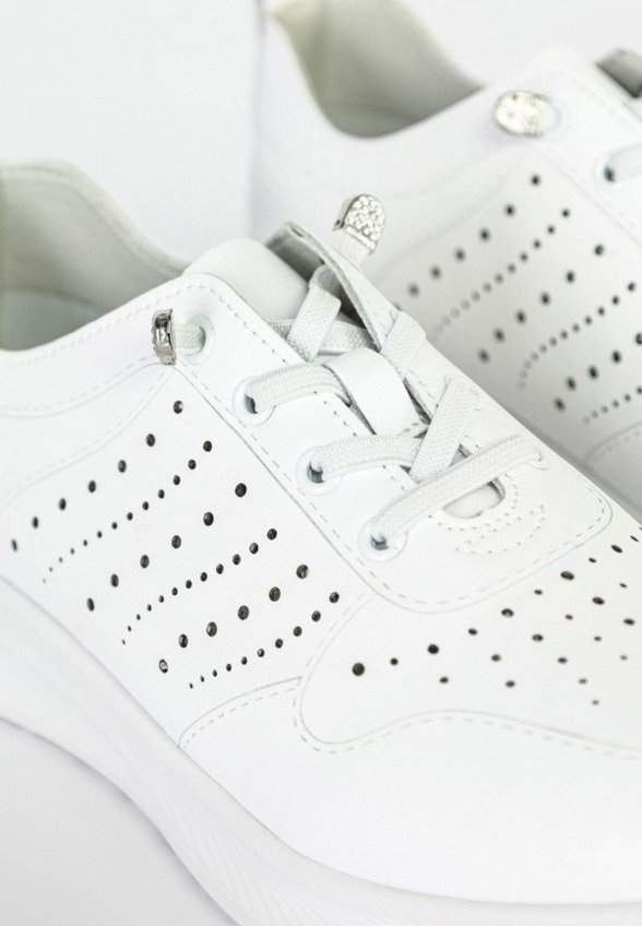 Кроссовки Gut