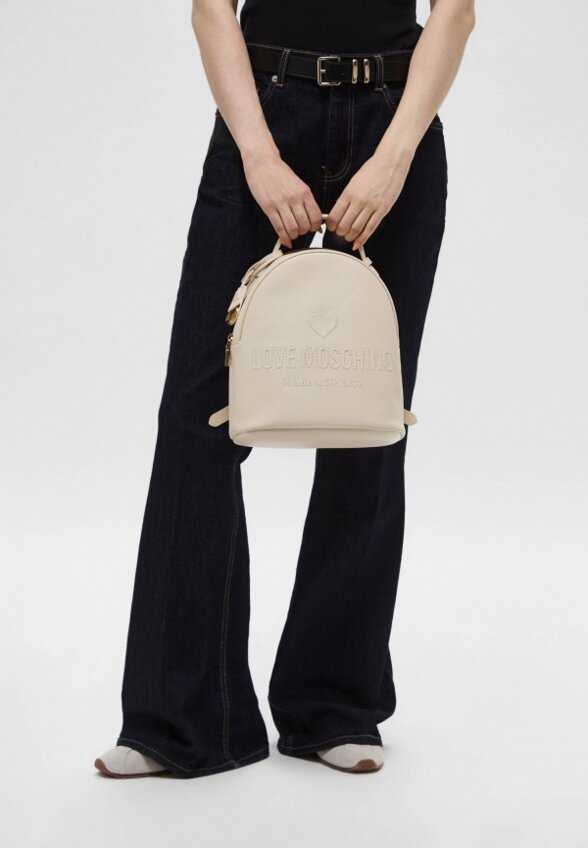 Рюкзак и брелок Love Moschino