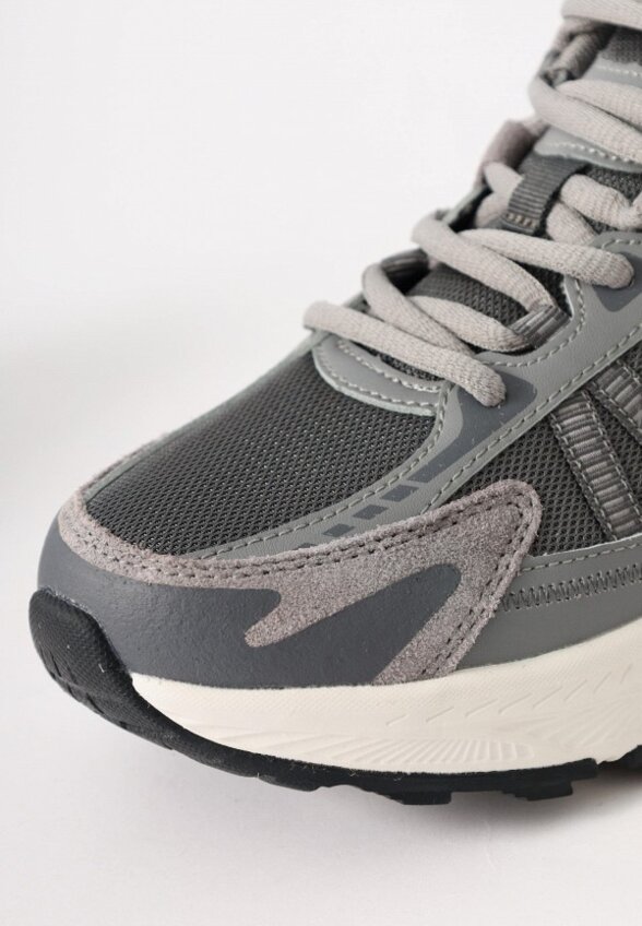 Кроссовки Baasploa