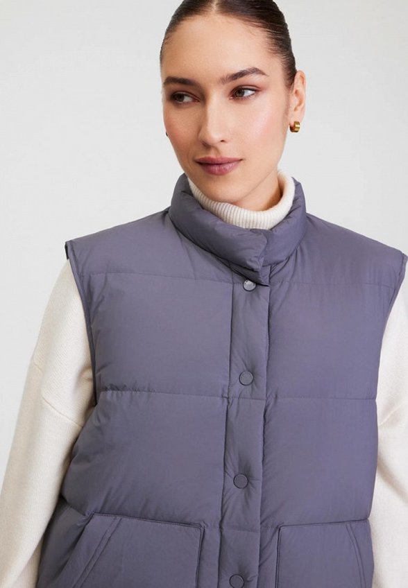 Жилет утепленный To Be Blossom