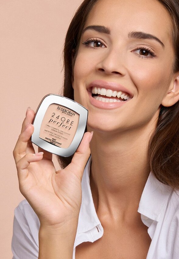 Пудра компактная Deborah