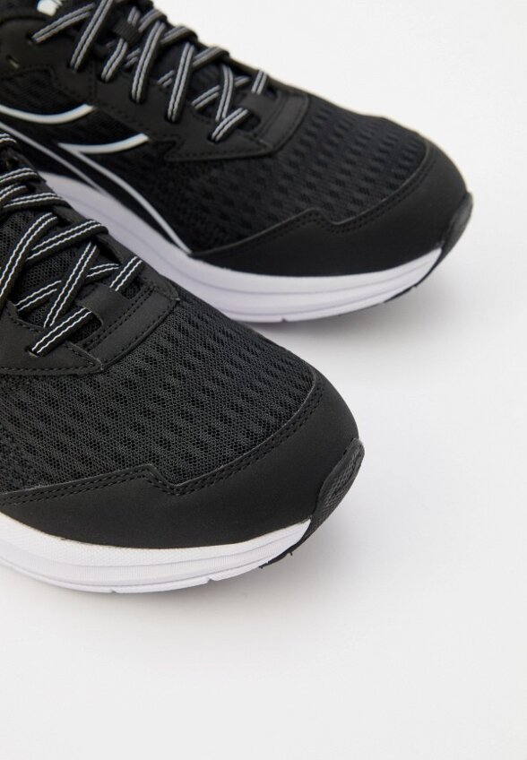 Кроссовки Diadora