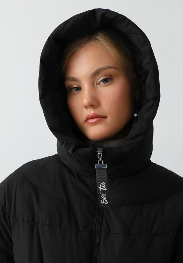 Пуховик Sei Tu