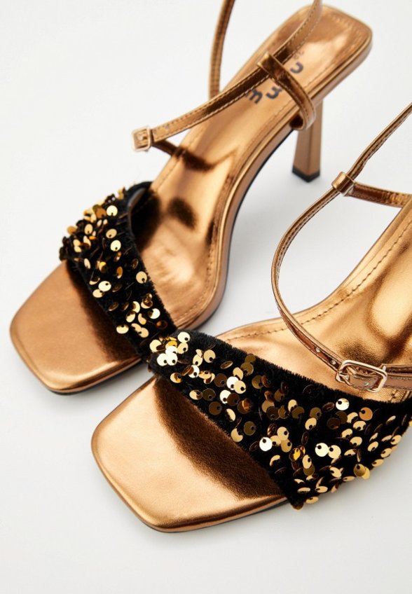 Босоножки Nume