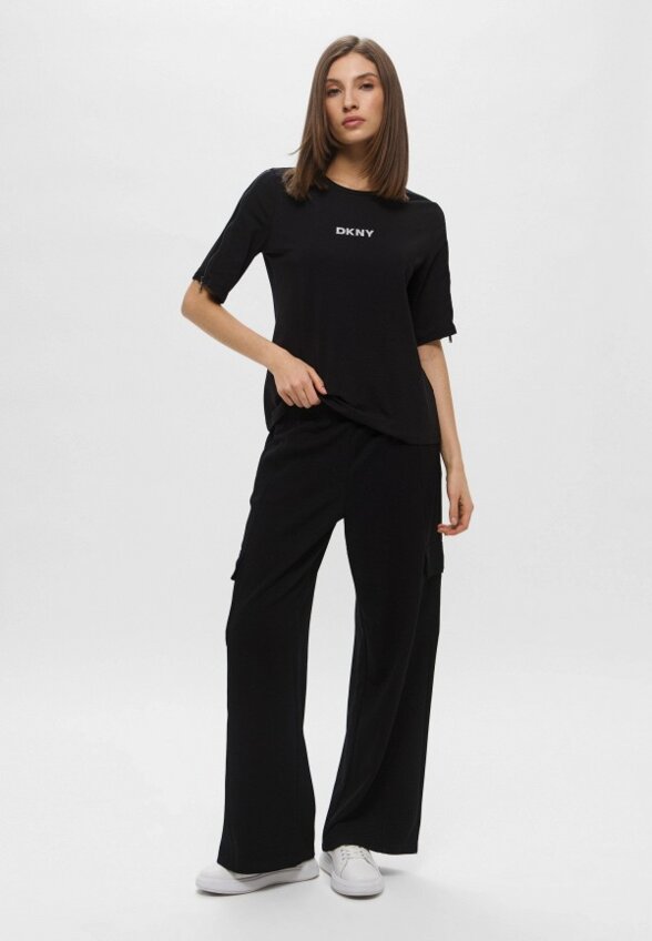 Футболка DKNY