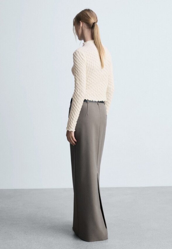 Лонгслив Mango