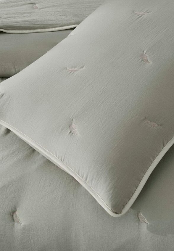 Комплект с покрывалом Sofi De Marko