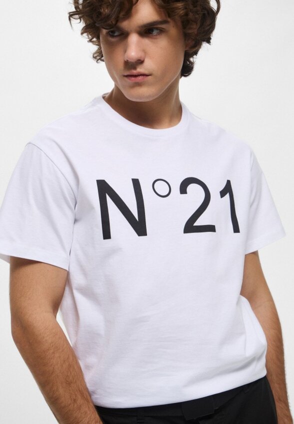Футболка N21
