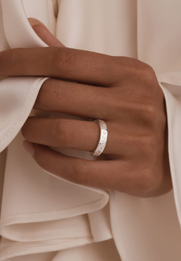 Серебряное кольцо с дорожкой фианитом MIESTILO MIE