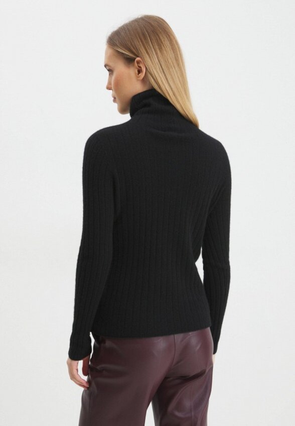 Водолазка Maison David