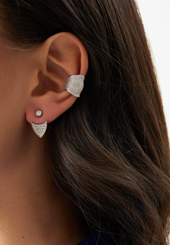 Широкий кафф из серебра c фианитами MIE