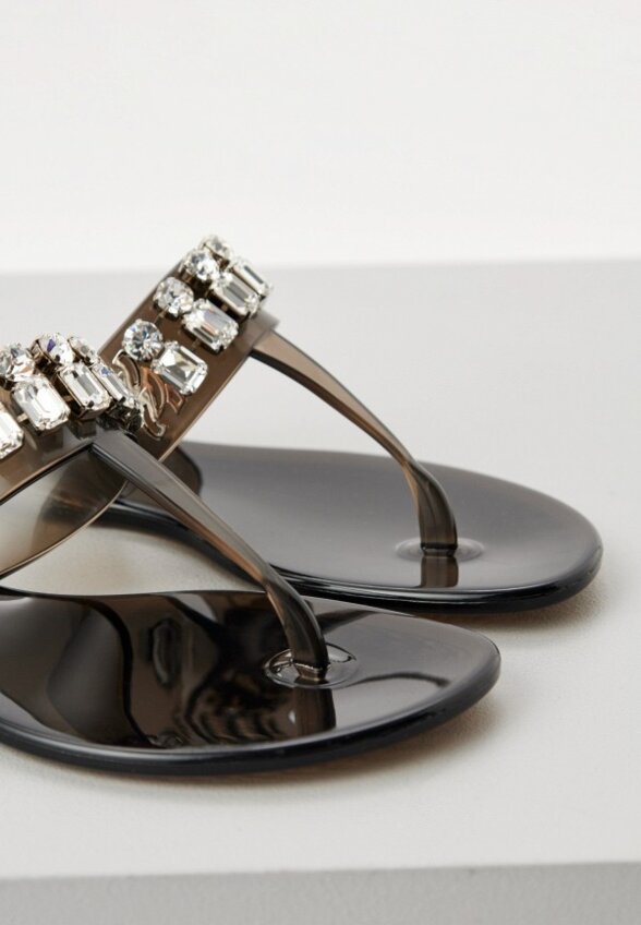 Сланцы Casadei