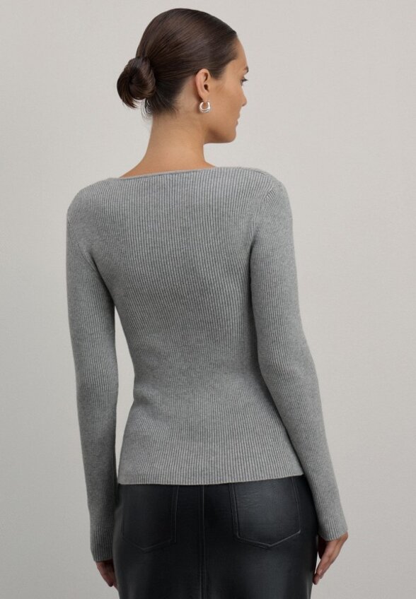 Пуловер Zarina