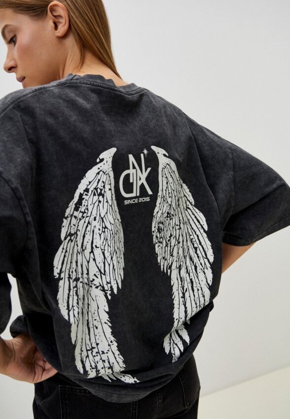 Футболка DNK